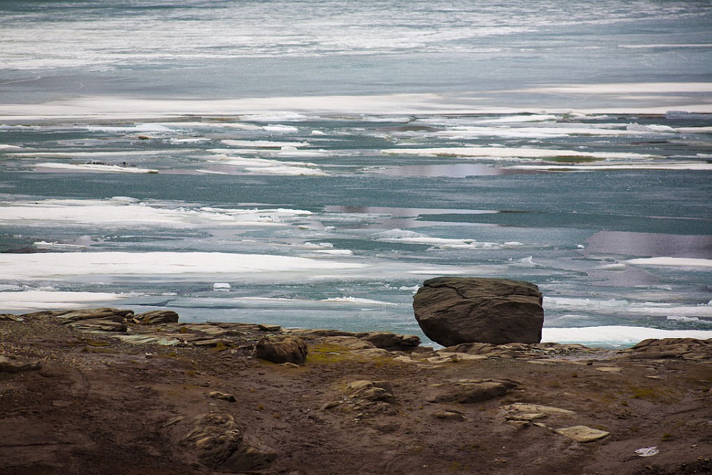 Eis-Norwegen.jpg - Eis auf einem Gletschersee in Norwegen.Canon EOS 5D + Canon FD 300/2.8L
